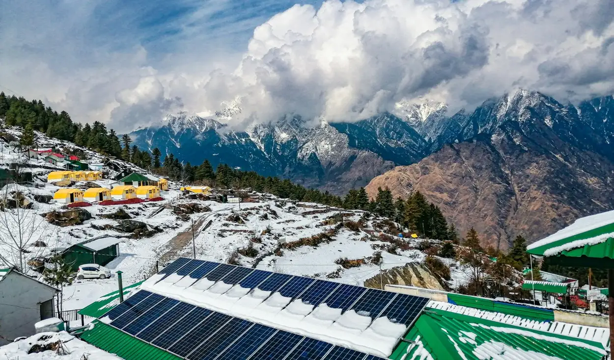 Snow-capped Himalayan mountains and skiing slopes in Auli Uttarakhand