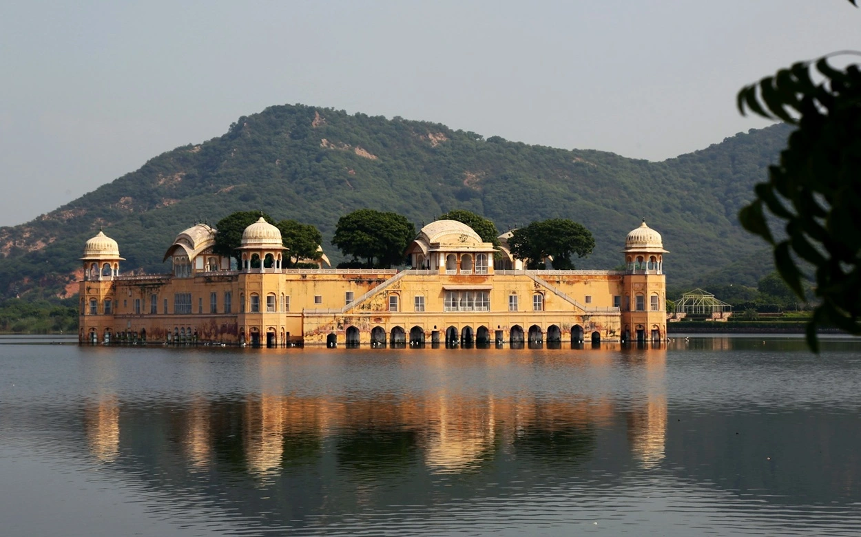 Jal Mahal water palace sitting in the middle of Man Sagar Lake in Jaipur