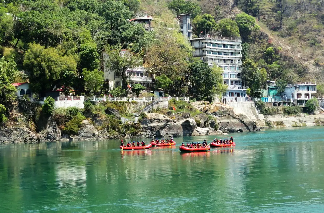 Scenic view of River Ganga flowing near Tapovan in Rishikesh
