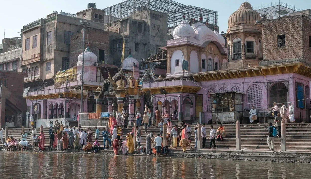 Agra to Mathura & Vrindavan: Distance, Transport & Travel Guide featuring Vishram Ghat in Mathura