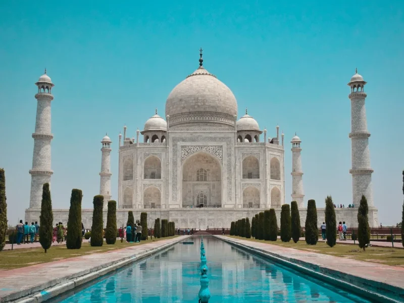 Best Time to Visit Agra: Seasonal Guide, Crowd Hacks & International Travel Tips