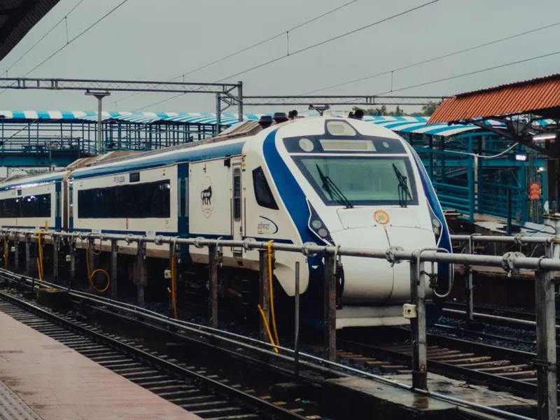 How to Reach Agra from Delhi: Best Trains, Buses, Taxis & Driving Route
